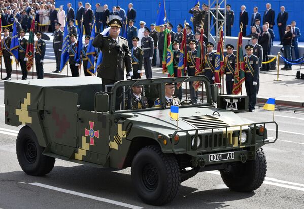 وزیر دفاع اوکراین در رژه نظامی به مناسبت روز استقلال در کیف - اسپوتنیک افغانستان  