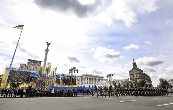 رژه نظامی به مناسبت روز استقلال در کیف - اسپوتنیک افغانستان  