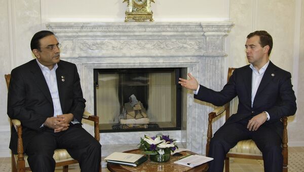 President Dmitry Medvedev and his Pakistani counterpart Asif Ali Zardari - اسپوتنیک افغانستان  