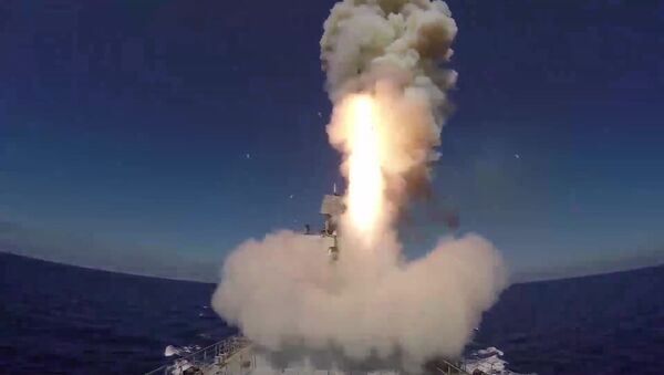 ویدیوی حمله راکتی کشتی روسی بر مواضع داعش در دیرالزور نشر شد - اسپوتنیک افغانستان  