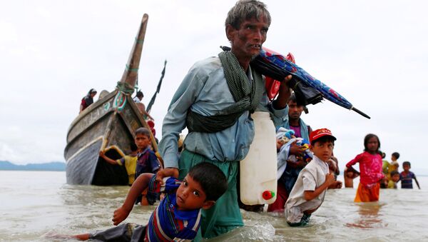 Беженцы рохинджа после пересечения границы между Бангладешем и Мьянмой - اسپوتنیک افغانستان  