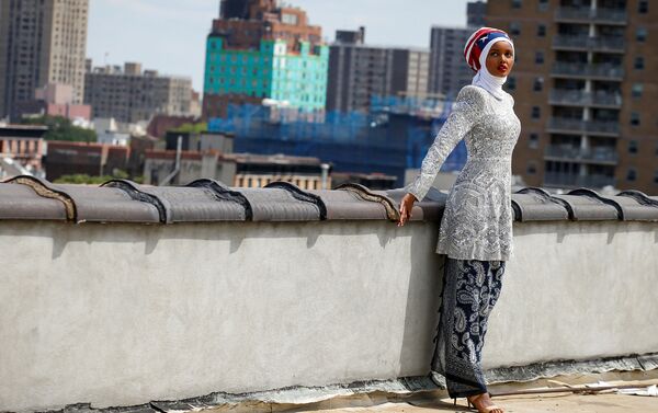 نخستین مدل با حجاب آمریکا - اسپوتنیک افغانستان  