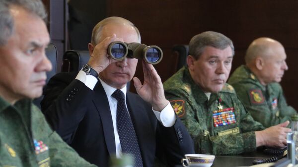 Президент России Владимир Путин во время инспекции действий вооружённых сил Союзного государства России и Белоруссии - اسپوتنیک افغانستان  
