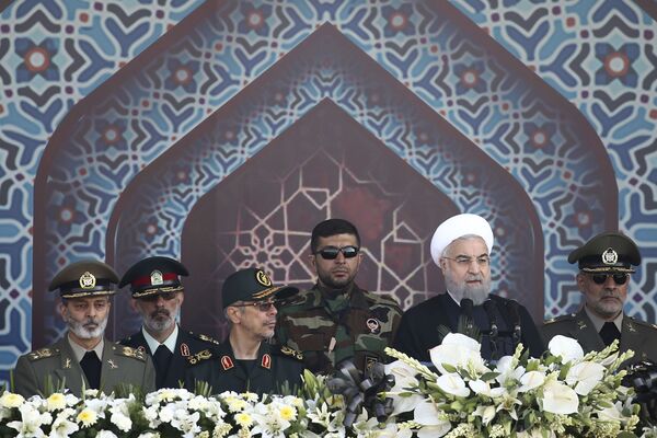 سخنرانی حسن روحانی، رئیس جمهور ایران در مراسم رسم گذشت نظامی نیروهای مسلح ایران - اسپوتنیک افغانستان  