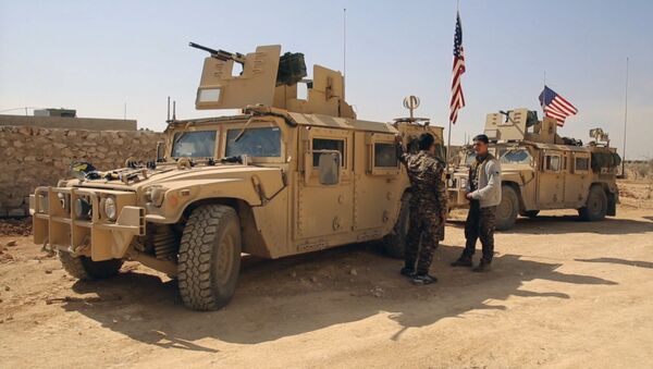 Сирийские и американские военные во время наступления на сирийский город Ракку - اسپوتنیک افغانستان  