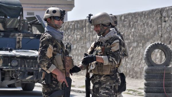نظامیان افغان در میدان هوای - اسپوتنیک افغانستان  