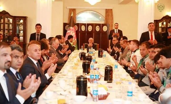 رئیس جمهور افغانستان از مدال آوران مسابقات سالنی ترکمنستان امروز تقدیر به عمل آورد - اسپوتنیک افغانستان  