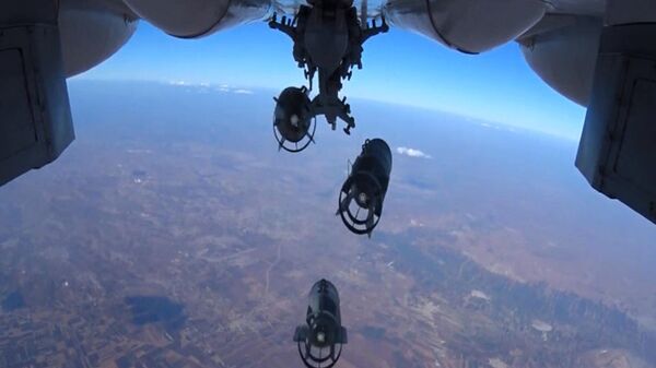 Нанесение точечных авиаударов ВКС России по укрытиям с бронетехникой и складам ГСМ - اسپوتنیک افغانستان  