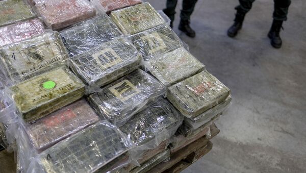 یک کشتی با چهار تن کوکائین بازداشت شد+ویدیو - اسپوتنیک افغانستان  