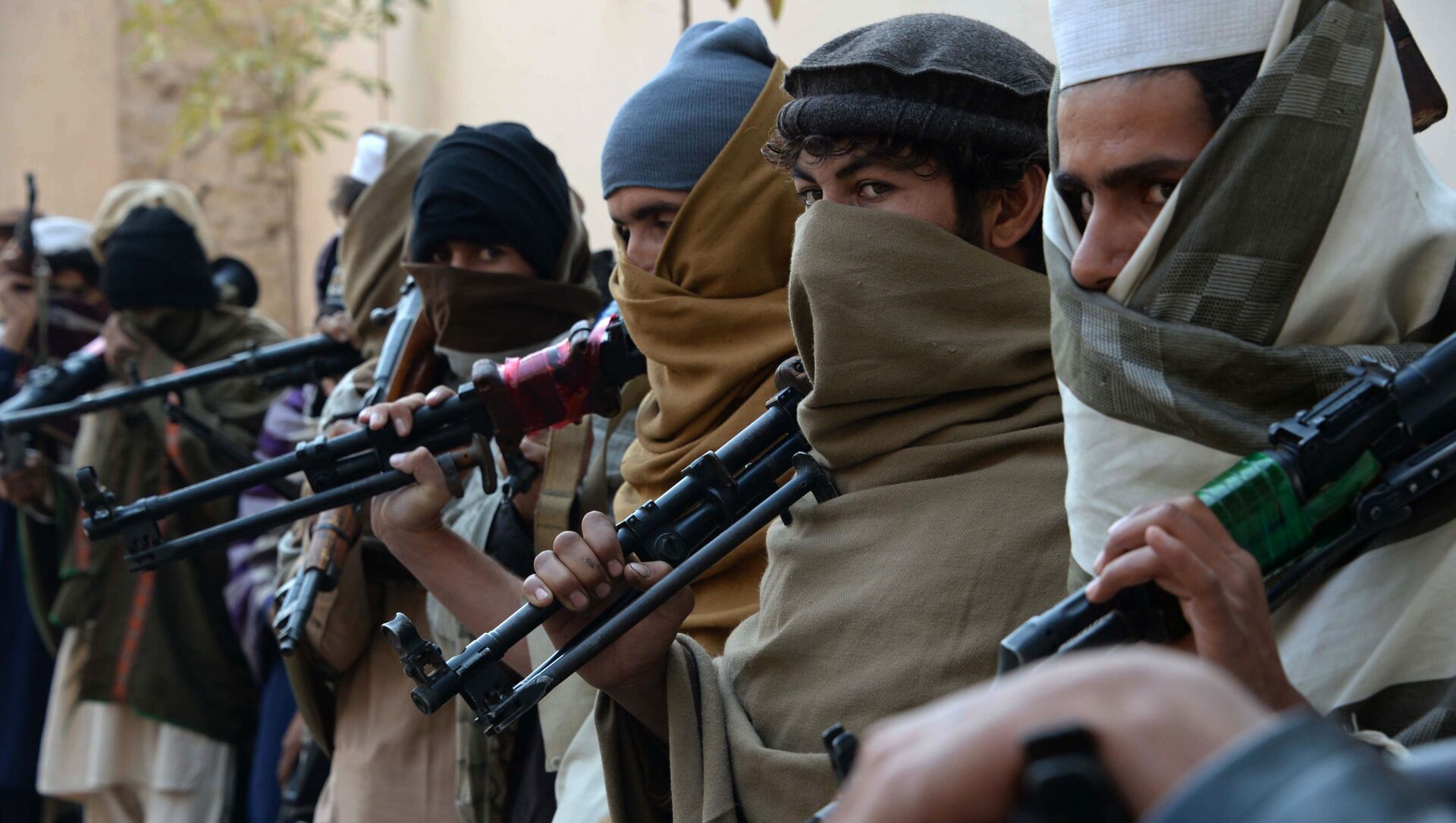 طالبان بر چندین پاسگاه در بغلان مرکزی حمله کردند - اسپوتنیک افغانستان  , 1920, 25.05.2021