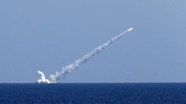 پرتاب راکت های کالیبر به اهداف داعش از زیردریایی روسی - اسپوتنیک افغانستان  