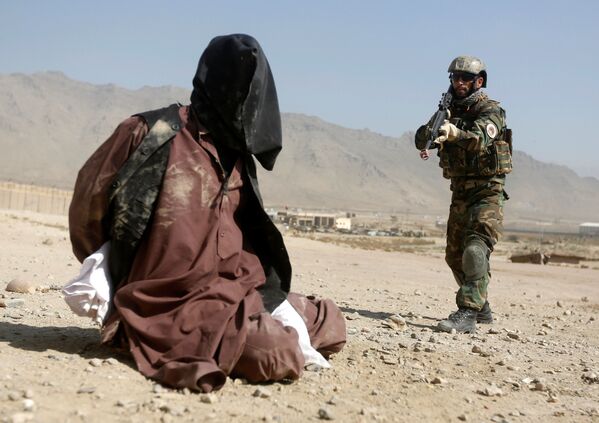 سرباز ارتش ملی افغانستان در طول تمرینات نظامی در کابل - اسپوتنیک افغانستان  