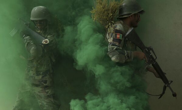 سربازان ارتش ملی افغانستان در طول تمرینات نظامی در کابل - اسپوتنیک افغانستان  