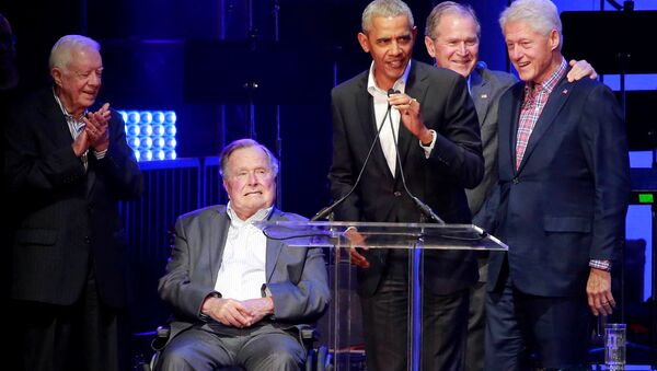 Бывшие президенты США Джимми Картер, Джордж Буш старший, Барак Обама, Джордж Буш младший, Билл Клинтон во время концерта в Техасе - اسپوتنیک افغانستان  