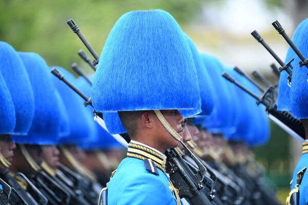 ارتش در مراسم تشییع جنازه تایلندی پادشاه فومیفون آدولادج در بانکوک، تایلند شرکت می کند - اسپوتنیک افغانستان  