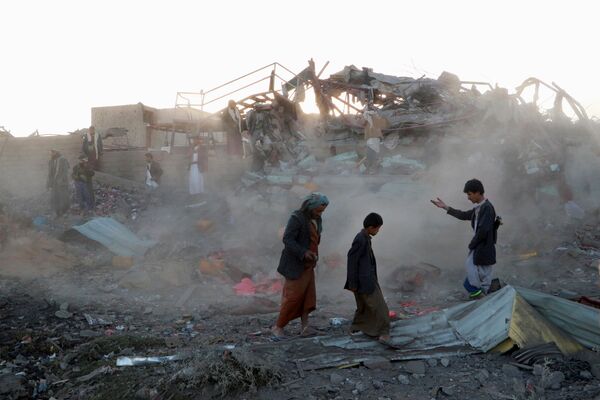 مردم محل بعد از حملات هوای - اسپوتنیک افغانستان  