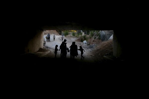 کودکان حومه دمشق که تحت اشغال تروریستها قرار دارد - اسپوتنیک افغانستان  
