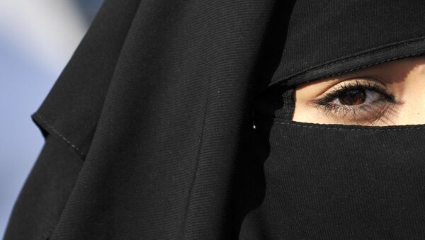 سرگذشت عروس انگلیسی داعش+تصاویر - اسپوتنیک افغانستان  