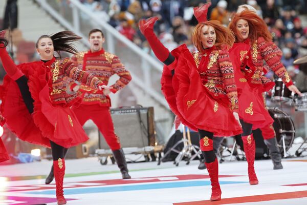 هنرمندان در مراسم رژه کنسرت «روسیه متحد می کند!» در مسکو - اسپوتنیک افغانستان  