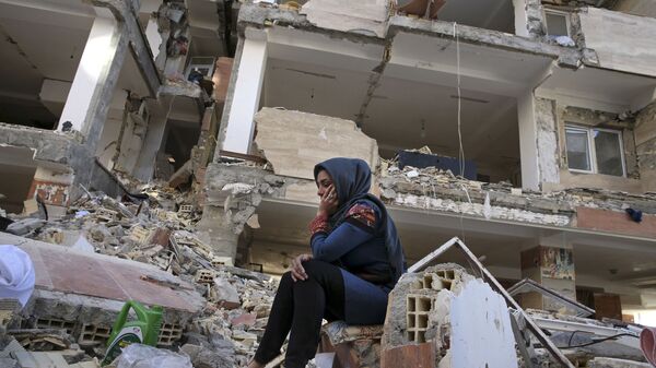 کمک ۷۰ میلیون دالری به آسیب دیدگان زلزله در ایران - اسپوتنیک افغانستان  