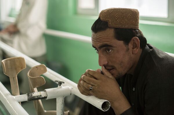دکتر و بیمار کلینیک ارتوپدی در کابل. - اسپوتنیک افغانستان  