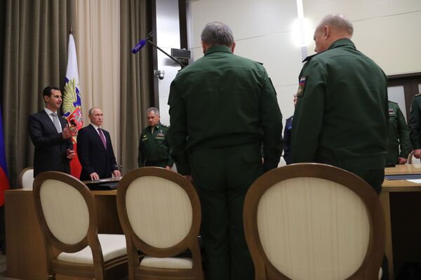 روسای جمهور سوریه و روسیه، در جریان ارائه گزارش گفتگو با وزیر دفاع و ستاد مشترک نیروهای مسلح روسیه - اسپوتنیک افغانستان  