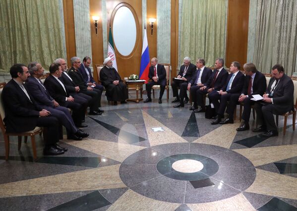 ولادیمیر پوتین رئیس جمهور روسیه و حسن روحانی، رئیس جمهور ایران - اسپوتنیک افغانستان  