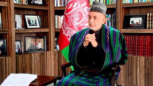 حامد کرزی: امریکا نباید درباره صلح افغانستان با پاکستان معامله کند - اسپوتنیک افغانستان  