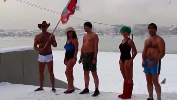 These Crazy Russians Strip Down for a Freezing Winter Jog - اسپوتنیک افغانستان  