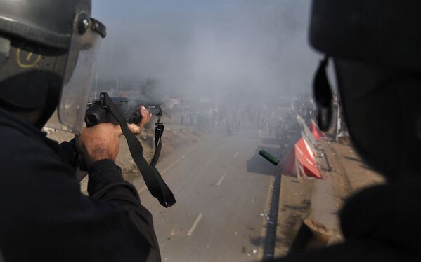 شلیک پولیس بر معترضان در اسلام آباد - اسپوتنیک افغانستان  