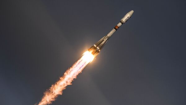Запуск ракеты-носителя Союз-2.1б с КА Метеор №2-1 с космодрома Восточный - اسپوتنیک افغانستان  