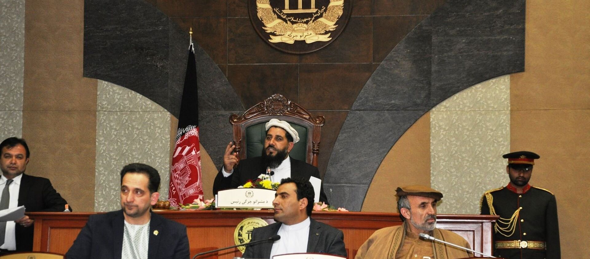 محاکمه سه سناتوری متهم به گرفتن رشوه به شکل آشکارا برگزار می شود - اسپوتنیک افغانستان  , 1920, 06.02.2021