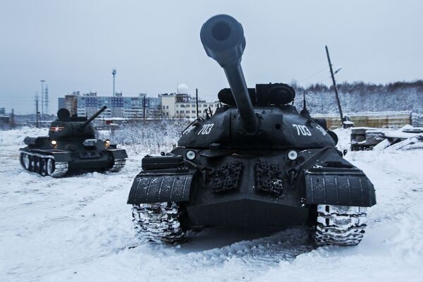 تانک T-34 و تانک S-3 در فالریکه مورمانسک روسیه - اسپوتنیک افغانستان  