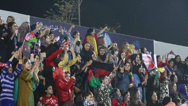 حضور فعال زنان افغانستان در ورزشگاه های مسابقات لیگ برتر فوتبال - اسپوتنیک افغانستان  