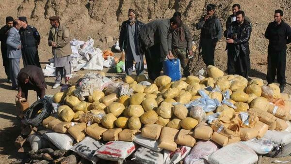 کشف و حریق شش تن مواد مخدر  در ولایت لوگر - اسپوتنیک افغانستان  