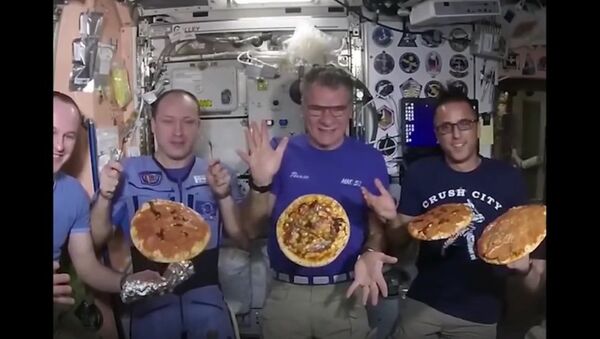 Pizza Cooked Inside the ISS - اسپوتنیک افغانستان  