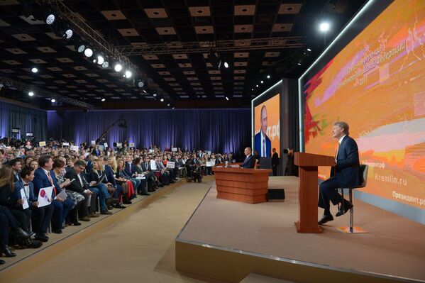 کنقرانس سالانه مطبوعاتی ولادیمیر پوتین رییس جمهور روسیه - اسپوتنیک افغانستان  
