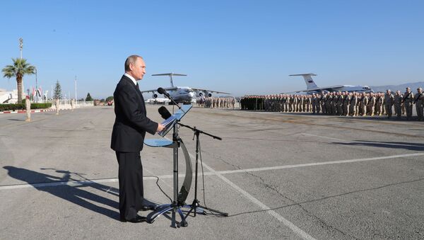 Президент РФ Владимир Путин во время посещения авиабазы Хмеймим в Сирии - اسپوتنیک افغانستان  