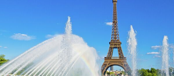 چراغ های برج ایفل به احترام قربانیان دیروز کابل خاموش شد چراغ های برج ایفل به احترام قربانیان دیروز کابل خاموش شد - اسپوتنیک افغانستان