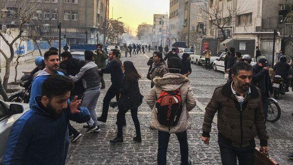 شمار کشته شدگان در تظاهرات مردمی در ایران به ۲۰ نفر افزایش یافت - اسپوتنیک افغانستان  