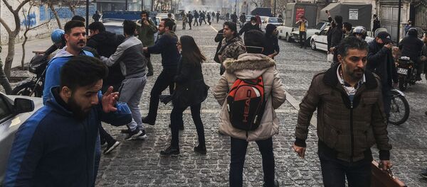 شمار کشته شدگان در تظاهرات مردمی در ایران به ۲۰ نفر افزایش یافت - اسپوتنیک افغانستان  