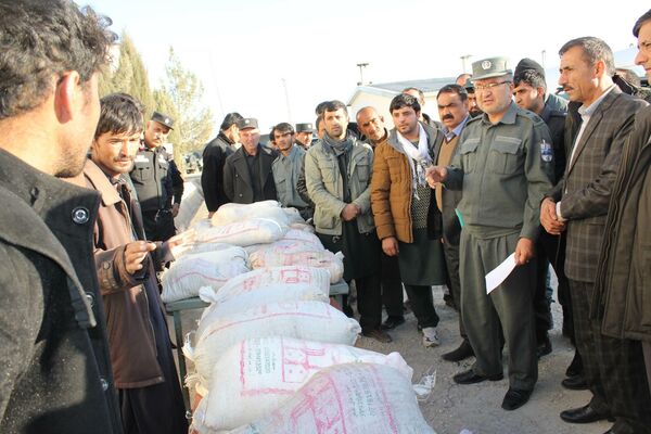 ولیس سمنگان از کشف 500 کیلوگرام مواد انفجاریه و بازداشت مسئوول نظامی طالبان دراین ولایت خبرمیدهد ولیس سمنگان از کشف 500 کیلوگرام مواد انفجاریه و بازداشت مسئوول نظامی طالبان دراین ولایت خبرمیدهد - اسپوتنیک افغانستان