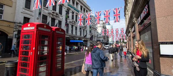 عذرخواهی شهروندان بریتانیا از روسیه - اسپوتنیک افغانستان  