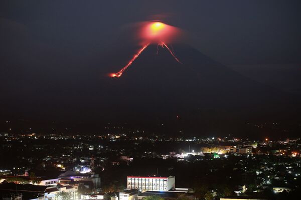 آتشفشان مایون در فیلیپین - اسپوتنیک افغانستان  