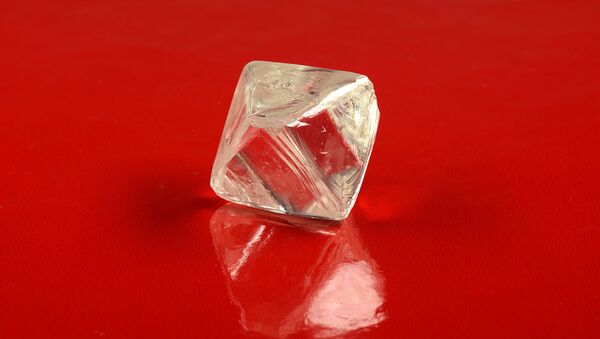  استخراج یک الماس درون الماس دیگر در روسیه - اسپوتنیک افغانستان  