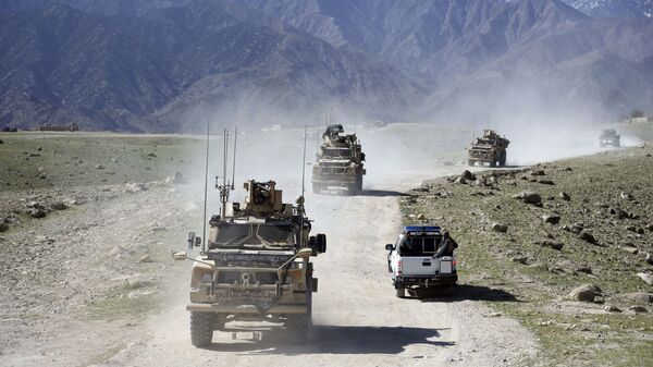 Патруль американских и афганских военных в районе места бомбардировки в районе Ачин в провинции Нангархар - اسپوتنیک افغانستان  