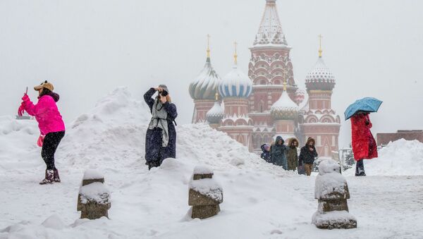 هشدار طوفانی در مسکو؛ آسیب‌دیدن پنج تن در نتیجه برف‌باری شدید - اسپوتنیک افغانستان  
