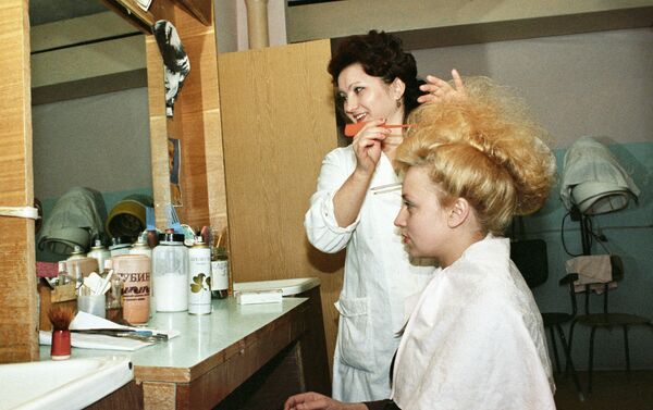 آرایشگاه زنان در شهر رادوژنی روسیه، سال 1987 - اسپوتنیک افغانستان  