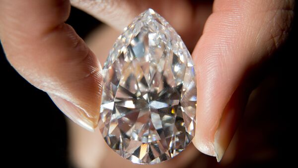 نادرترين الماس سفید به فروش گذاشته شد + عکس - اسپوتنیک افغانستان  