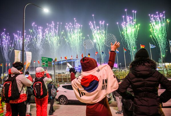 آتش بازی در جریان مراسم افتتاحیه بازی های المپیک - اسپوتنیک افغانستان  
